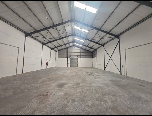 507M² WAREHOUSE TO LET IN FIRGROVE INDUSTRIAL ESTATE